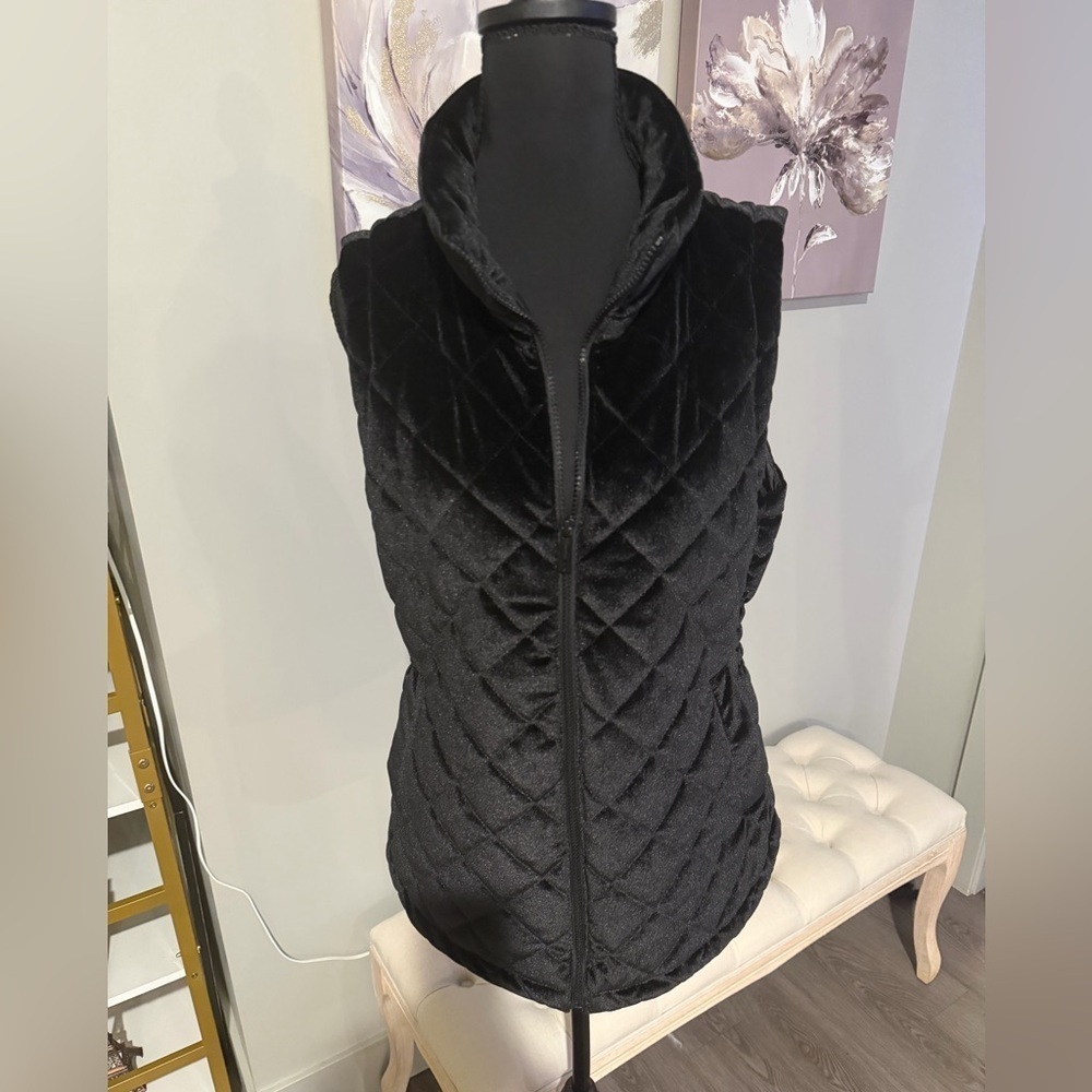 NWOT Kenneth Cole Velvet Black Quilted Vest size Medium - Picture 1 of 5